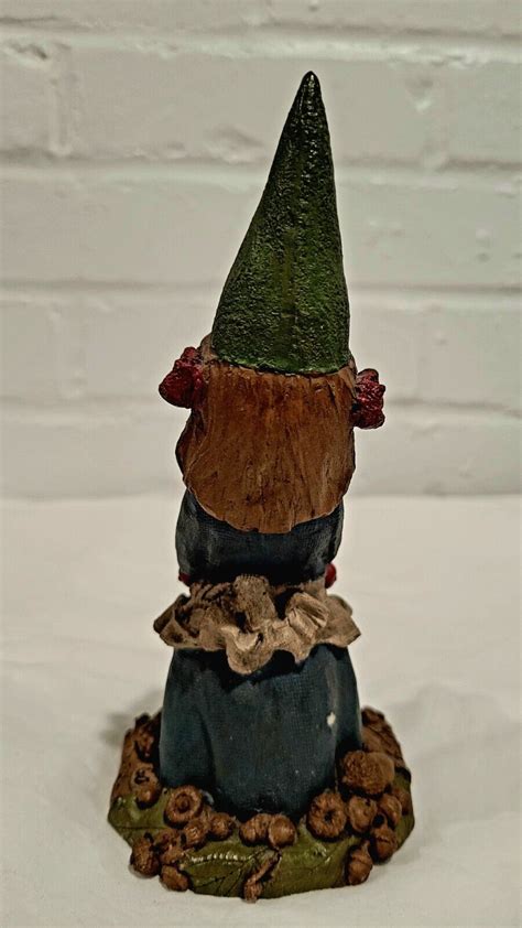 Tom Clark Gnome Holly 60 Model 3174 Created In 1991 Cairn Studio