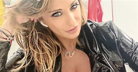 Sabrina salerno, also known as sabrina (born 15 march 1968), is an italian singer, songwriter, record producer, glamour model, actress and television presenter. Sabrina Salerno furiosa: "'Ammazzerei' quelli che dicono ...