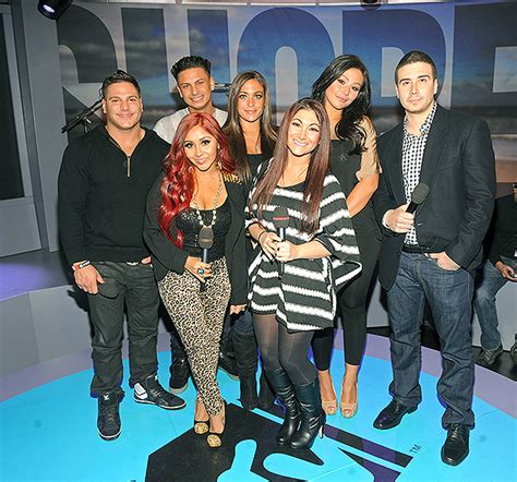 ‘jersey Shore Preview Snooki Gets The Scoop On Angelinas Marriage