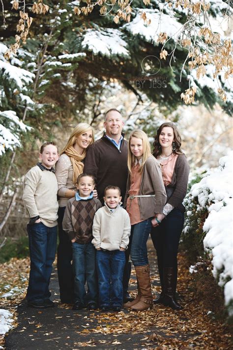 When it comes to taking family pics, there is no right or wrong. Family » Jess Bishop Photography | Winter family photos ...