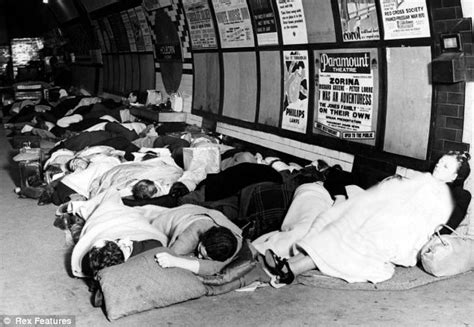 Air Raid Shelter Londoners Sleeping In Holburn Tube Station In 1940