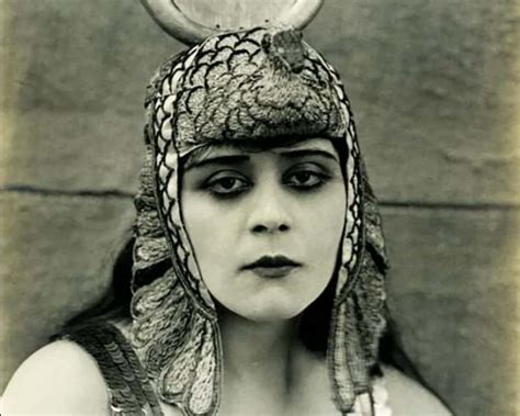 Seductive Facts About Theda Bara Hollywoods First “vamp”