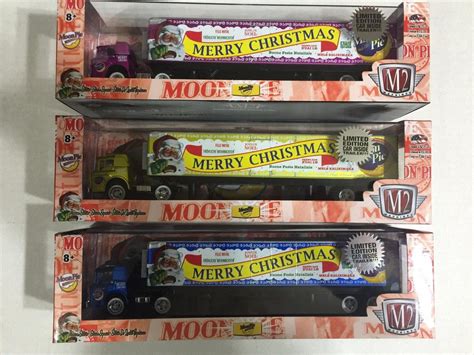 M2 Machines Moon Pie Merry Christmas Auto Haulers 3 Truck Set Wal Mart
