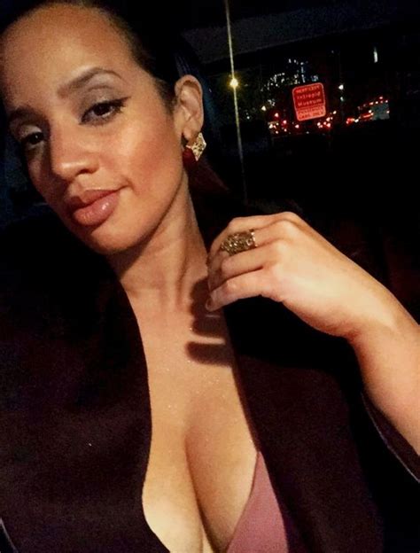 Dascha Polanco Dasha Polanco Triangle Tattoo Fitbit Rings For Men Plus Size Beauty