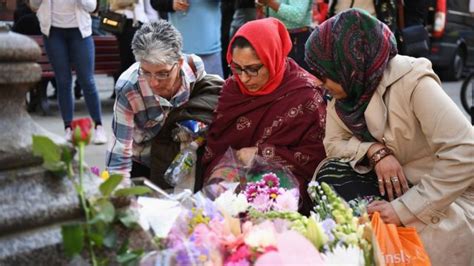 دہشتگرد ہمیں ہرا نہیں سکتے‘ مانچیسٹر میں دعائیہ تقریب Bbc News اردو