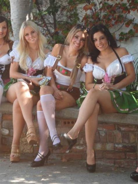 Girls In Oktoberfest Costumes Are Easy To Fall In Love With Pics