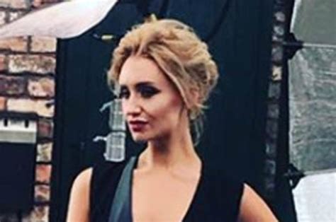Coronation Streets Catherine Tyldesley Flashes Assets In Plunge Top