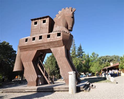 Archaeologists Claim Theyve Discovered The Trojan Horse In Turkey