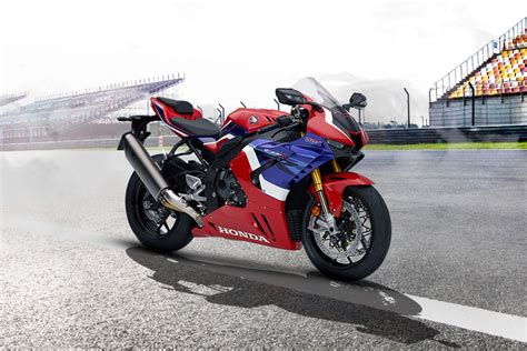 Honda Cbr1000rr R Fireblade Red Price Images Mileage Specs And Features