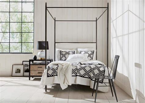 So lots of new paint, new carpet, and lots of farmhouse bedroom decor! 20 Best Farmhouse Bedroom Designs for Your Adorable Home