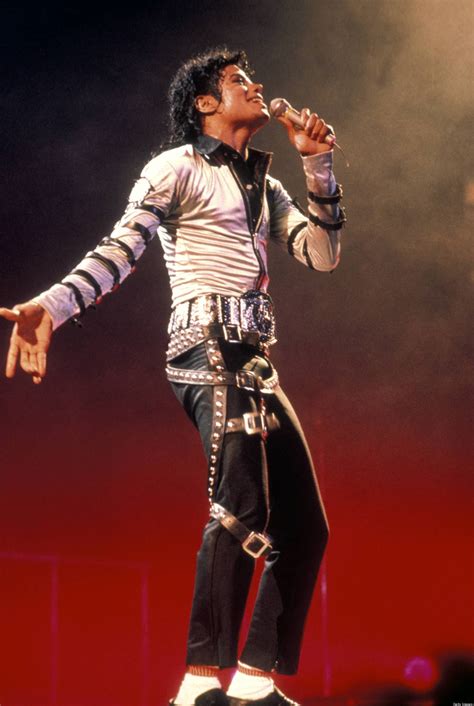 Michael Jacksons Moonwalk Dance Marks 30th Anniversary Huffpost