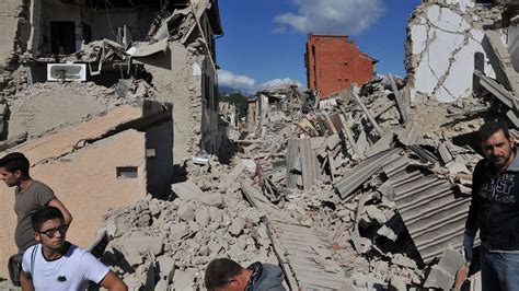Viele haben bei dem erdbeben alles verloren. Erdbeben: Tödliche Gefahr aus dem Erdinneren - Welt der ...