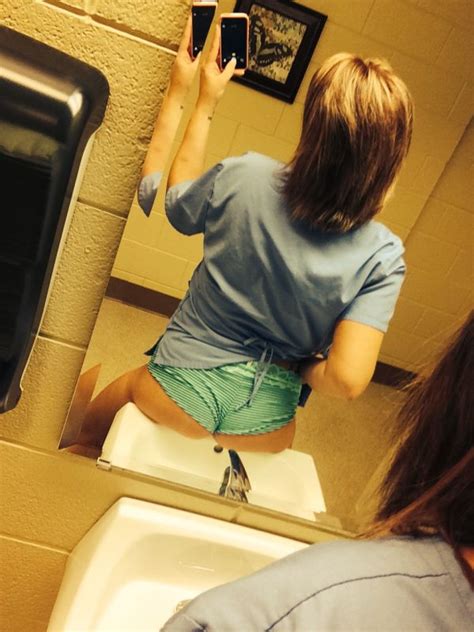 Chivettes Bored At Work 30 Photos