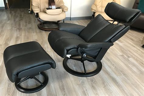 Stressless Magic Signature Matte Black Base Paloma Black Leather By