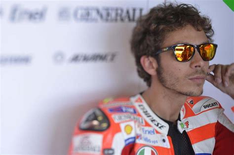 The oakley catalyst frames have large angular lens orbitals giving them big personality and great coverage. The Dude!! | Valentino rossi, Oakley eyewear, Frogskins ...