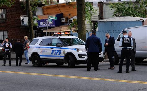 Nyc Shootings Suspected Gang Member Slain In Queens Man Takes Bullet