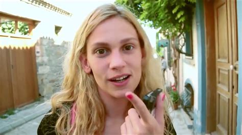 Karşınızda güzeller güzeli oyuncu farah zeynep abdullah! farah zeynep abdullah فرح زينب عبدالله كل ما تكبر تحلى ...