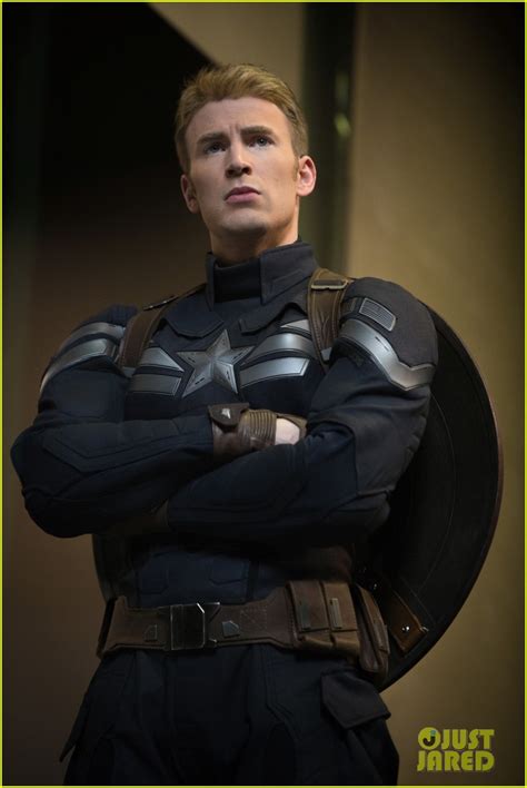 Chris Evans Steve Rogers Might Not Be Captain America In Avengers Infinity War Photo
