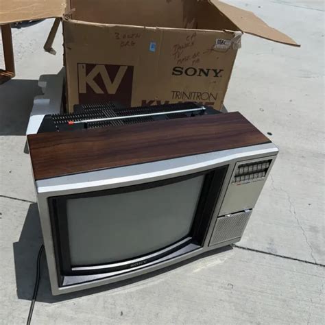 VINTAGE SONY TRINITRON Color 15 GAMING TV KV 1515 Made 1981 Wood Grain