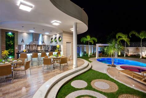 Brazilian Modern House With Curved Lines And Organic Forms