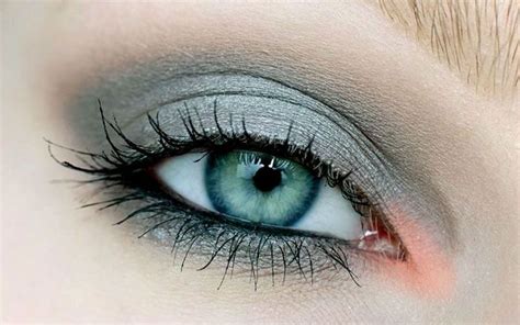 The Best Eyeshadow Looks For Blue Eyes Guide Eyeshadow For Blue Eyes Blue Eyes Pop