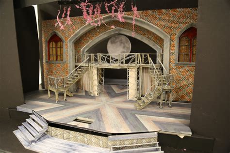 Shakespeare In Love Set Design By Lex Liang Scenic Design Theatres
