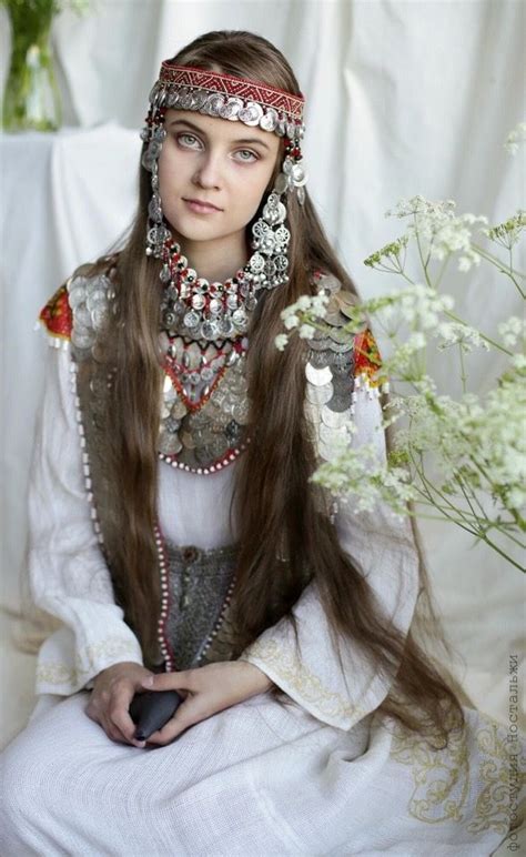 Most of them live in chuvashia and the surrounding areas, although chuvash communities may be found throughout the russian federation. Чувашский национальный костюм Чувашия Chuvash people | Костюм
