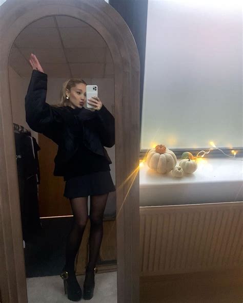 Ariana Grande Upskirt And Leggy 10 Photos  The Fappening