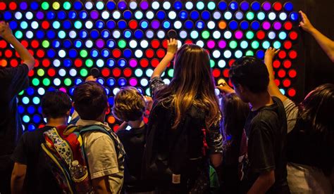 The Everbright Vs Giant Lite Brite Wall Pros Cons And Recommendations