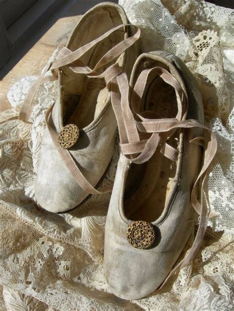 Pin By Norma Cole On Absolutely Vintage Ballet Shoes Lady Grey