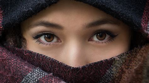 Beautiful Eyes Of Girl With Scarf Hd Wallpapers