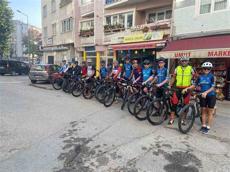 Bisiklet Takımı Cumhuriyetin 100Üncü Yılını Uludağın Zirvesinde