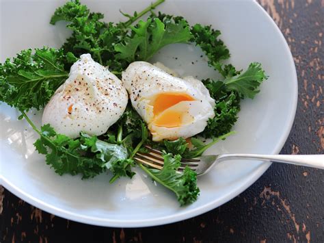 How To Perfectly Poach An Egg In The Microwave Business Insider