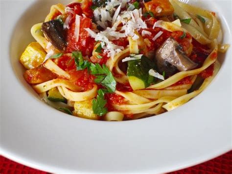 Tagliatelle with Zucchini Mushroom and Capsicum in 2021 | How to cook ...