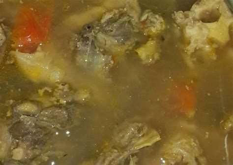 Tulang rawan baik pada sapi atau ayam ternyata memiliki asam amino yang bisa memproduksi kolagen pada tubuh dan seringnya kita membuang bagian tersebut. Resep Bebalung (tulangan) oleh Fatya - Cookpad