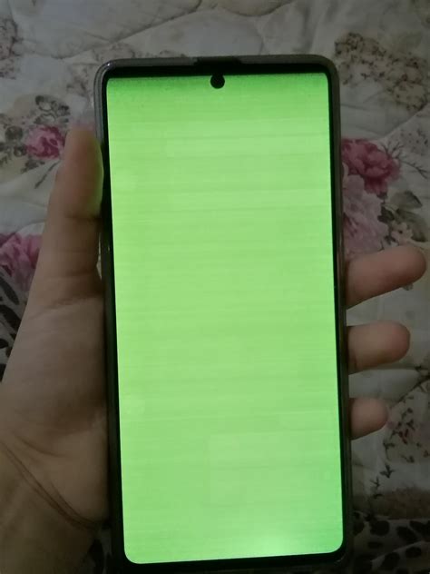 The Phone Is Working But The Screen Turned Green Rgalaxya71