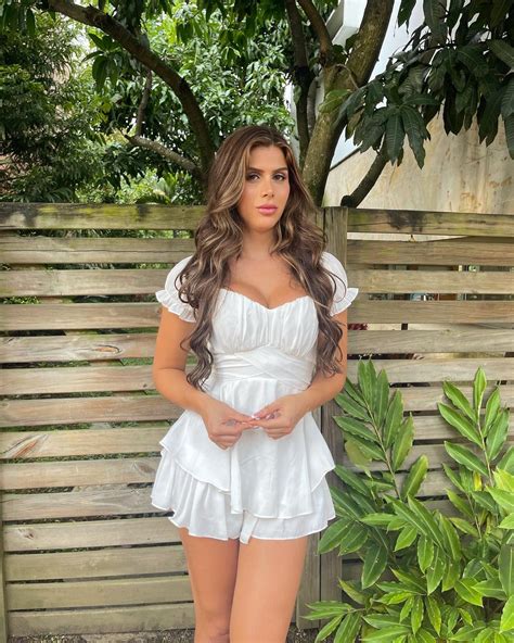 Isabella Castiblanco Most Beautiful Transgender In White Ruffle Dress