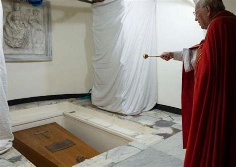 Od nedele 8 januára je hrob Benedikta XVI otvorený pre verejnosť
