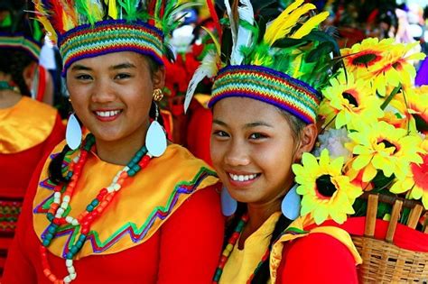 Introducir 57 Imagen Filipinas Ropa Tipica Thcshoanghoatham Badinh