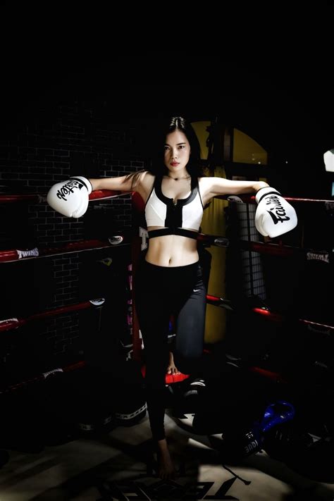 Boxing Girl Wallpapers Top Free Boxing Girl Backgrounds Wallpaperaccess