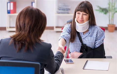 4 Reasons To Hire A Personal Injury Lawyer