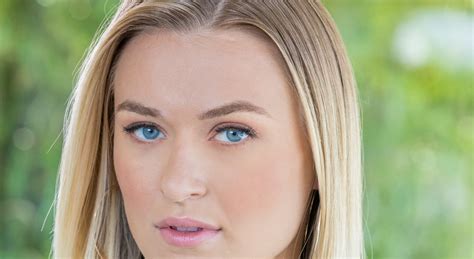 Wallpaper Natalia Starr Model Wanita Mata Biru Rambut Lurus