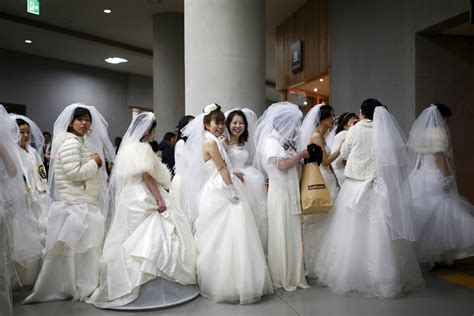 3000 Couples Marry In Mass Unification Church Wedding In S Korea — Rt