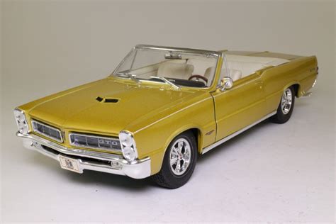 Maisto 118 1965 Pontiac Gto Hurst Edition Open Top Met Gold