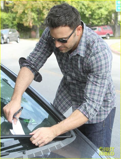 Ben Affleck Hits Parked Car Leaves Apology Note Photo 2734236 Ben