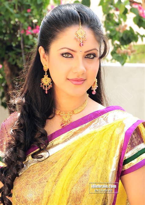 Pooja Bose Photo Gallery Telugu Cinema Actress