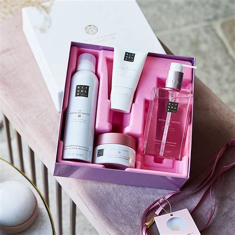 Rituals T Set For Women From The Ritual Of Sakura Medium With Rice Milk And Cherry Blossom