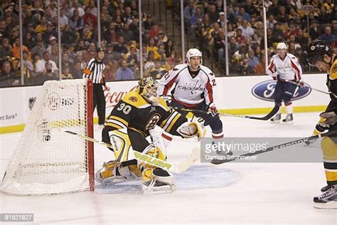 Tim Thomas Bruins Photos And Premium High Res Pictures Getty Images