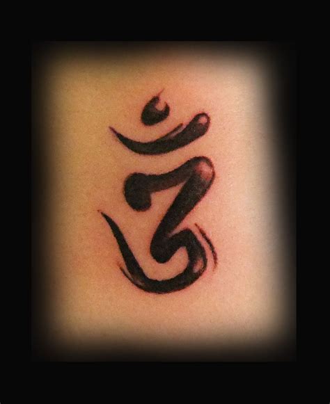 om symbol tattoo | Om symbol tattoo, Symbol tattoos, Om symbol