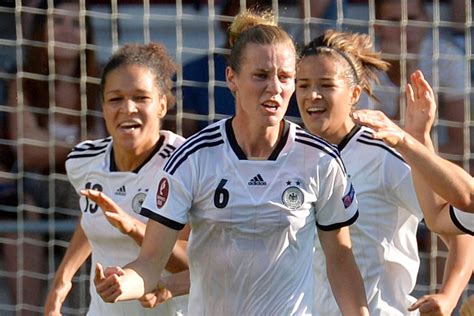 Ich werde versuchen, regelmäßig videos rund um das thema fußball zu veröffentlichen. Bild zu: Frauen-Fußball-WM 2015: Losglück für die ...